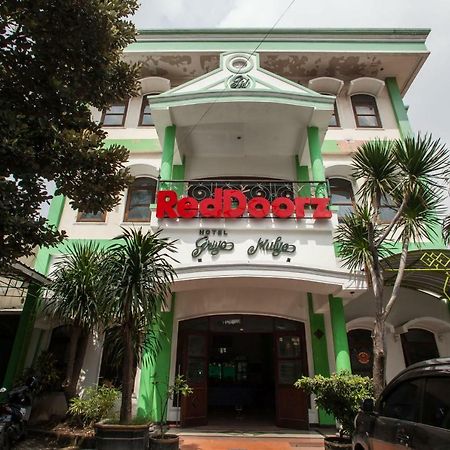 RedDoorz @ Genteng Surabaya 2 Exterior foto
