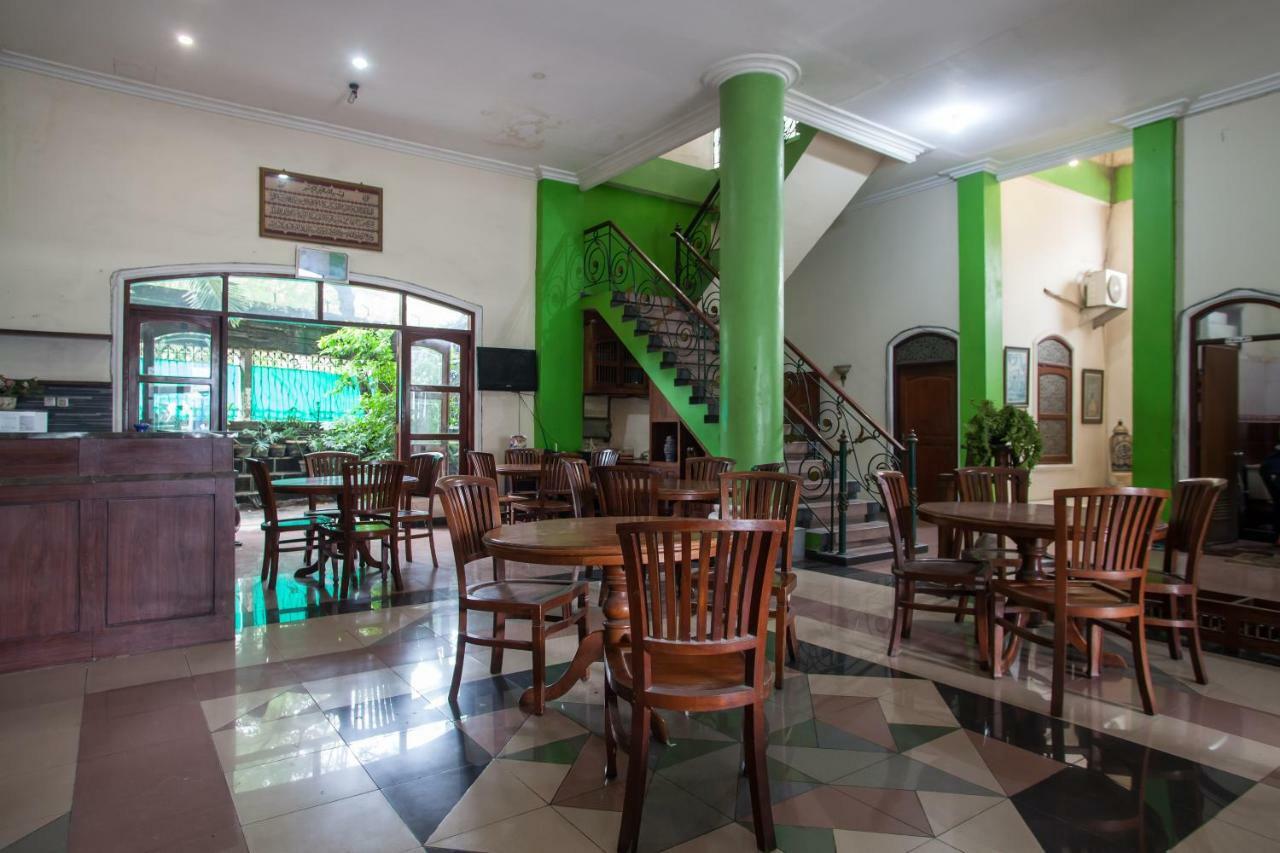 RedDoorz @ Genteng Surabaya 2 Exterior foto